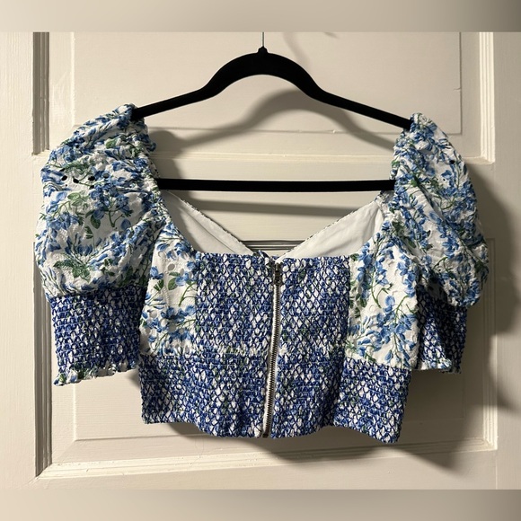 Alice and Olivia Crawford Blue and White Sweetheart Puff Sleeve Crop Top - Picture 7 of 11